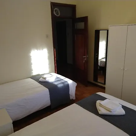 Хостел Entre Amigos Порту