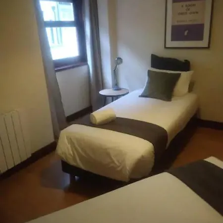 Entre Amigos Hostel *